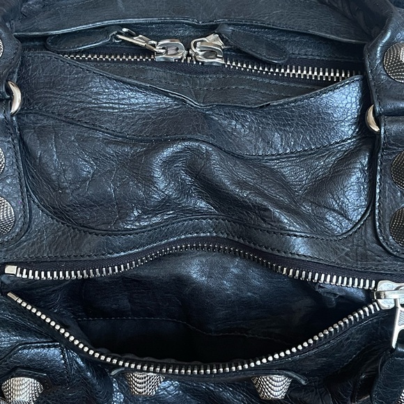 Authentic Balenciaga Agneau Giant 21 Silver Hardware City by Nicolas Ghesquière - Picture 9 of 10